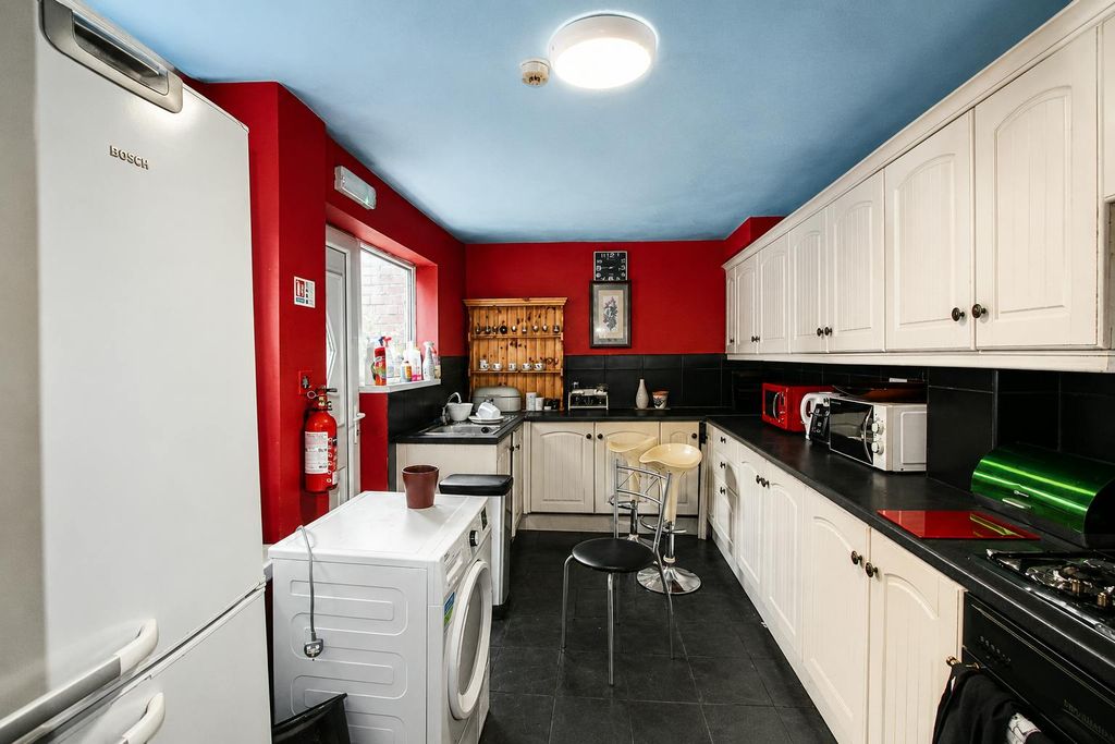 Property photo 3 of 10 Hartington Bed 1.Png