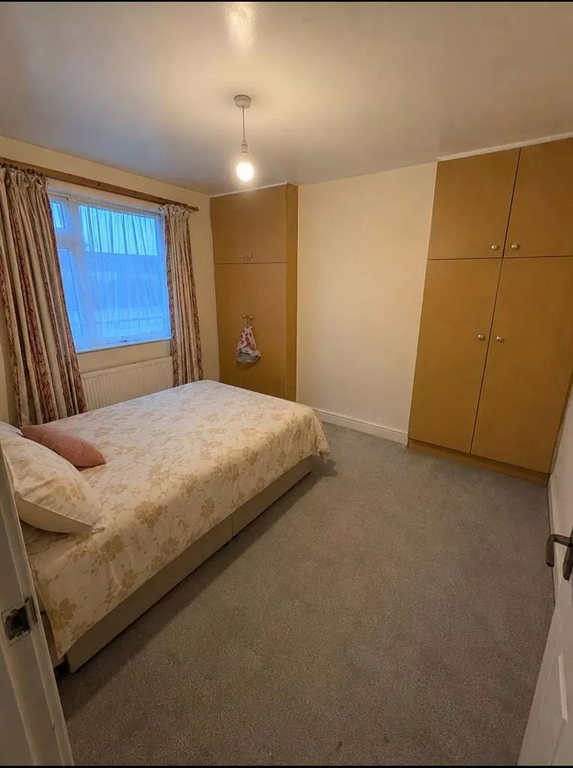Property photo 1 of 3