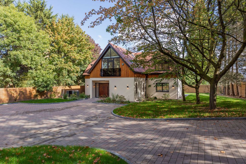 Property photo 2 of 38
