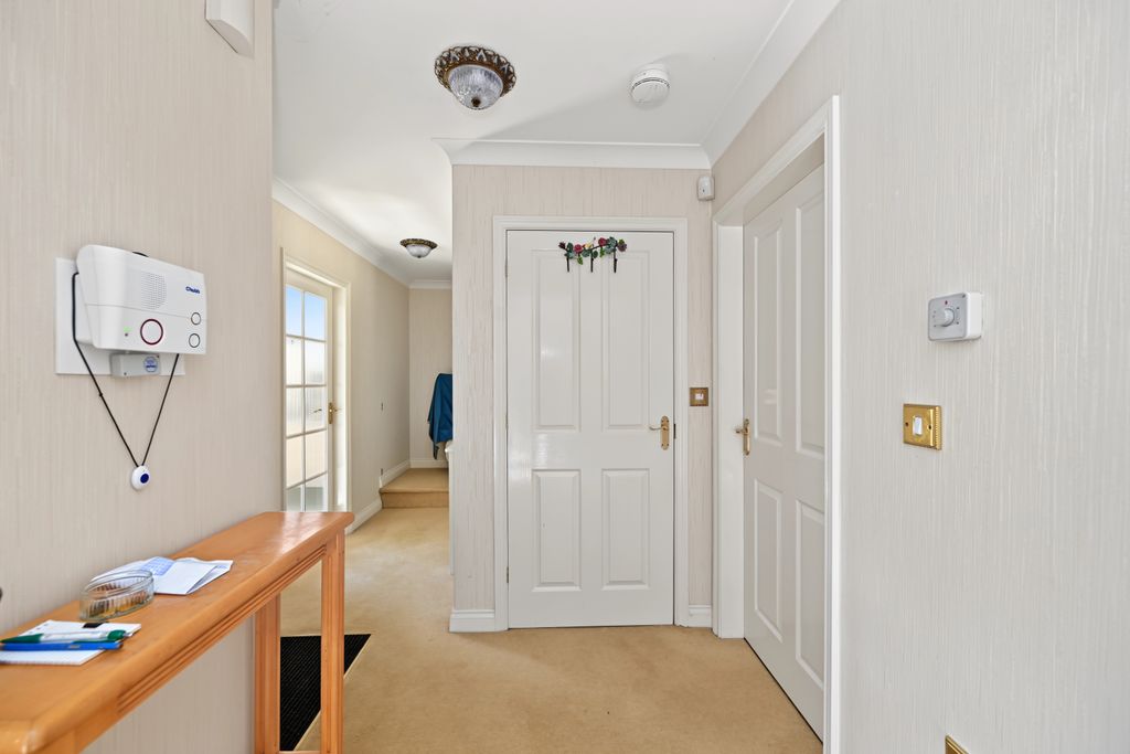 Property photo 2 of 24