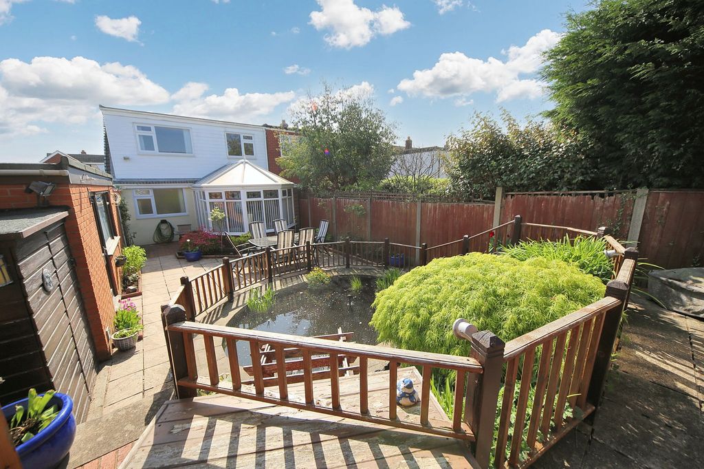 Property photo 2 of 24