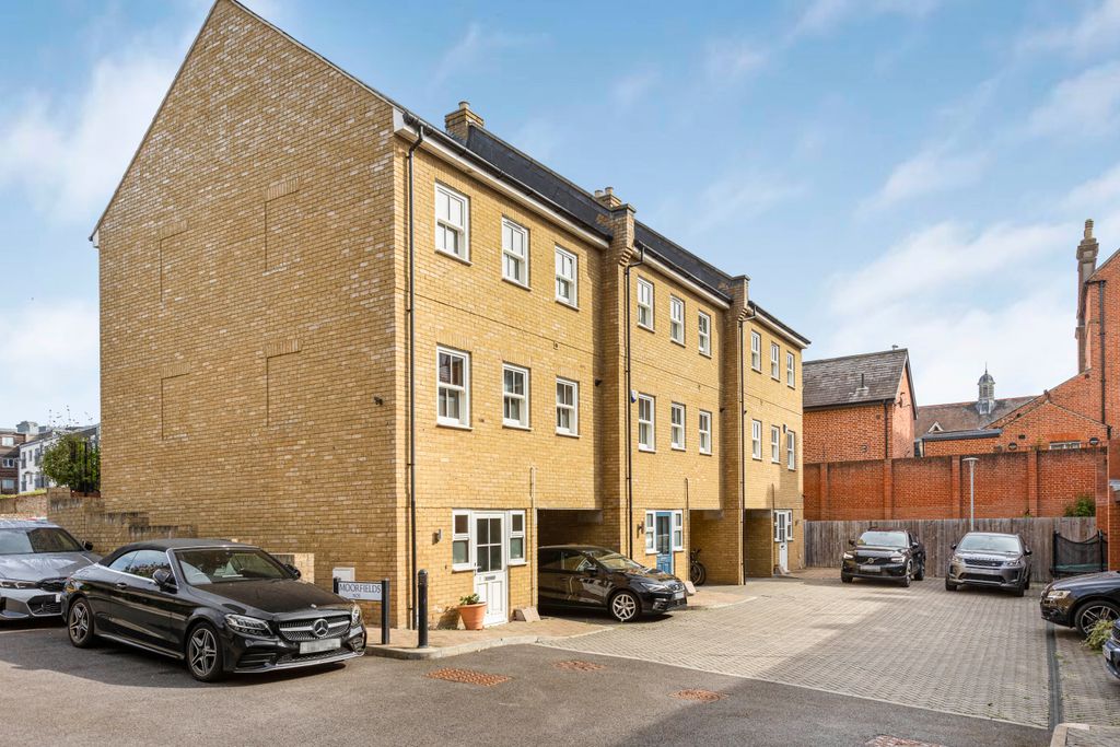 Property photo 2 of 30