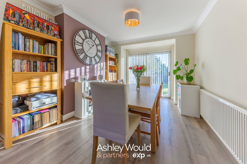 Property photo 3 of 27