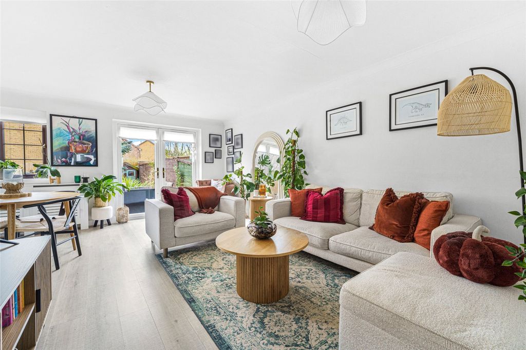 Property photo 2 of 25 Picture No. 14