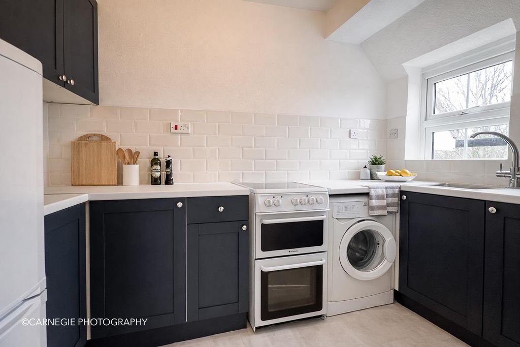 Property photo 3 of 13 Kitchen