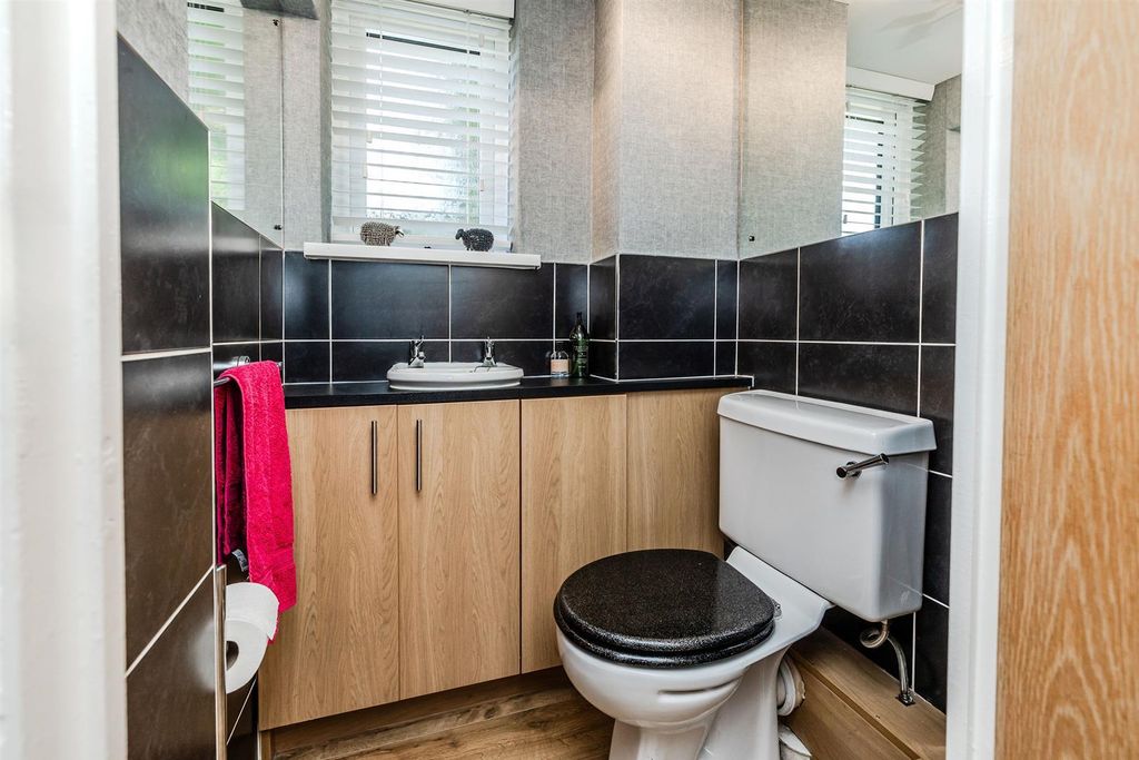 Property photo 3 of 27 34Pinewoodclose-Kentonbankfoot-Ne32Yb-24.Jpg