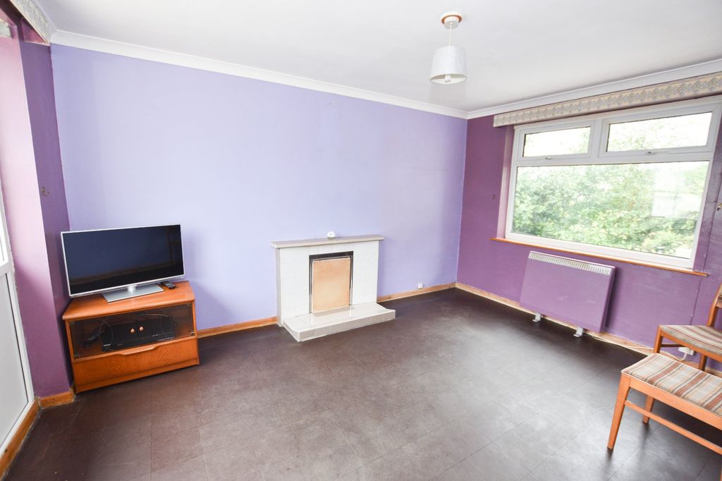 Property photo 3 of 10 Lounge
