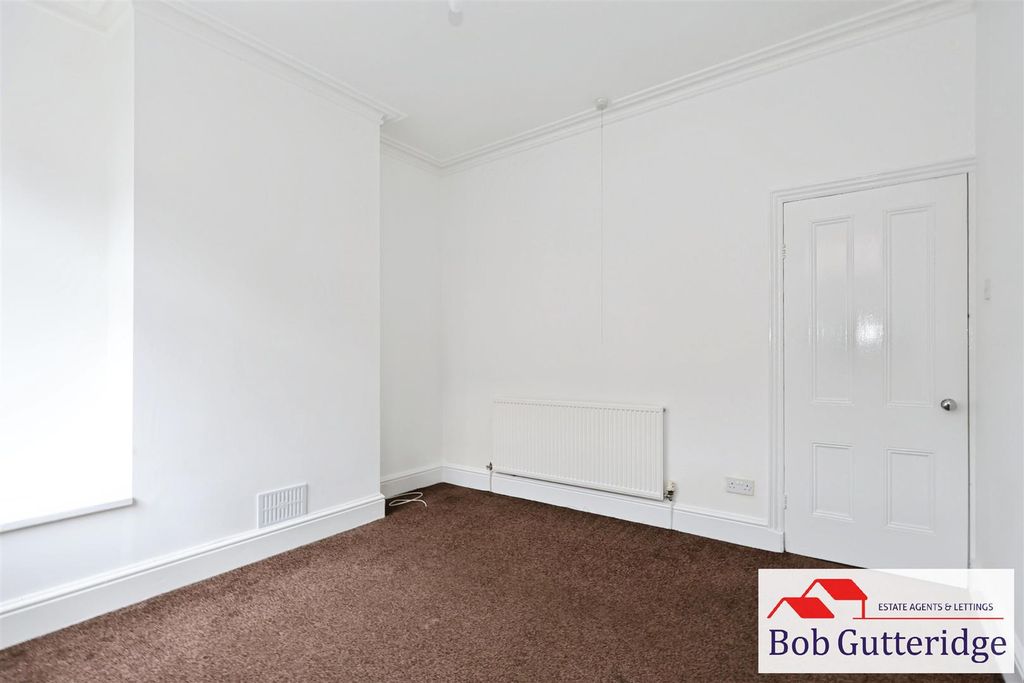 Property photo 3 of 15 Sitting Room