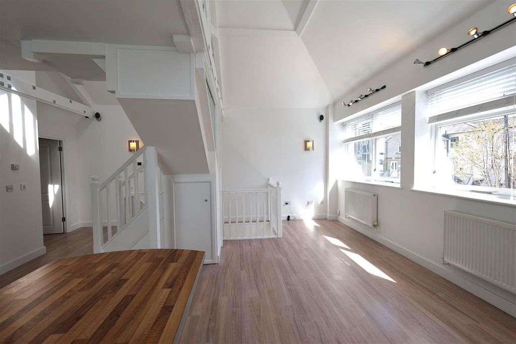 Property photo 3 of 18 Reception Room