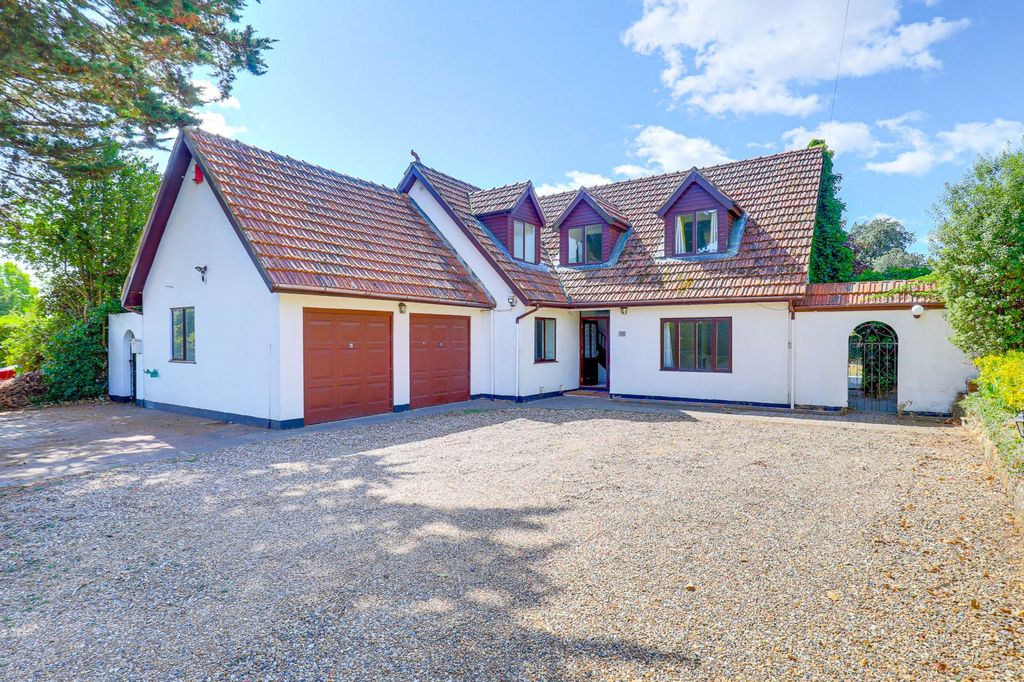 Property photo 2 of 27