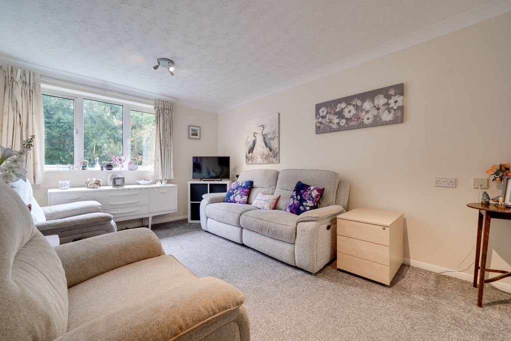 Property photo 2 of 9 3724352