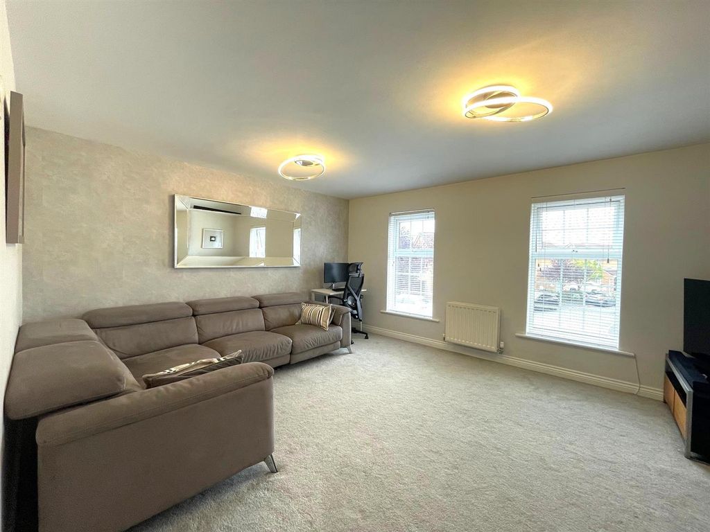 Property photo 2 of 28 c1.Jpg