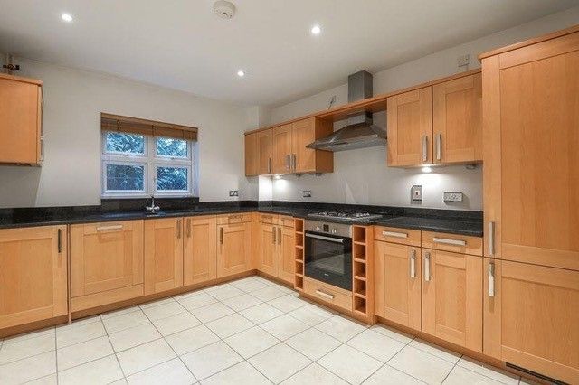 Property photo 3 of 10 Devenish Road