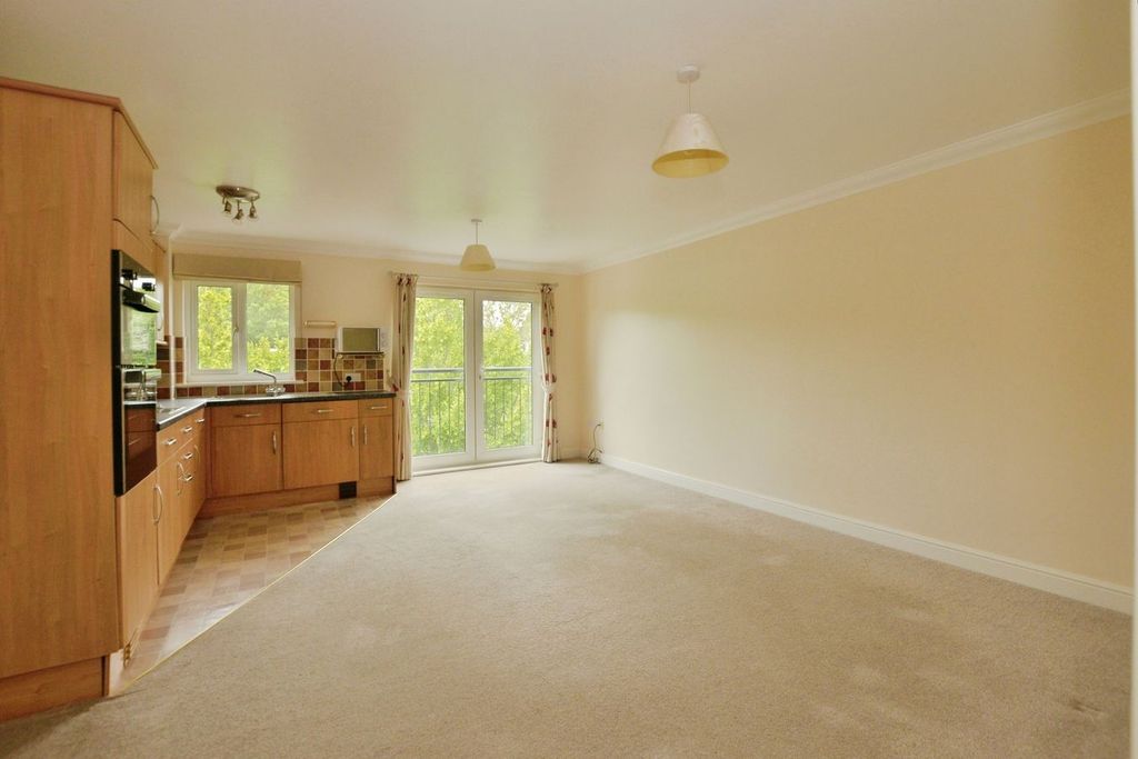 Property photo 3 of 18