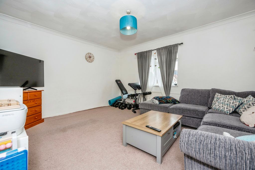 Property photo 3 of 13