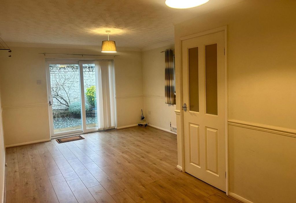 Property photo 2 of 22