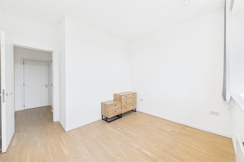 Property photo 3 of 6 Cam02700G0-Pr0276-Still009.Jpg