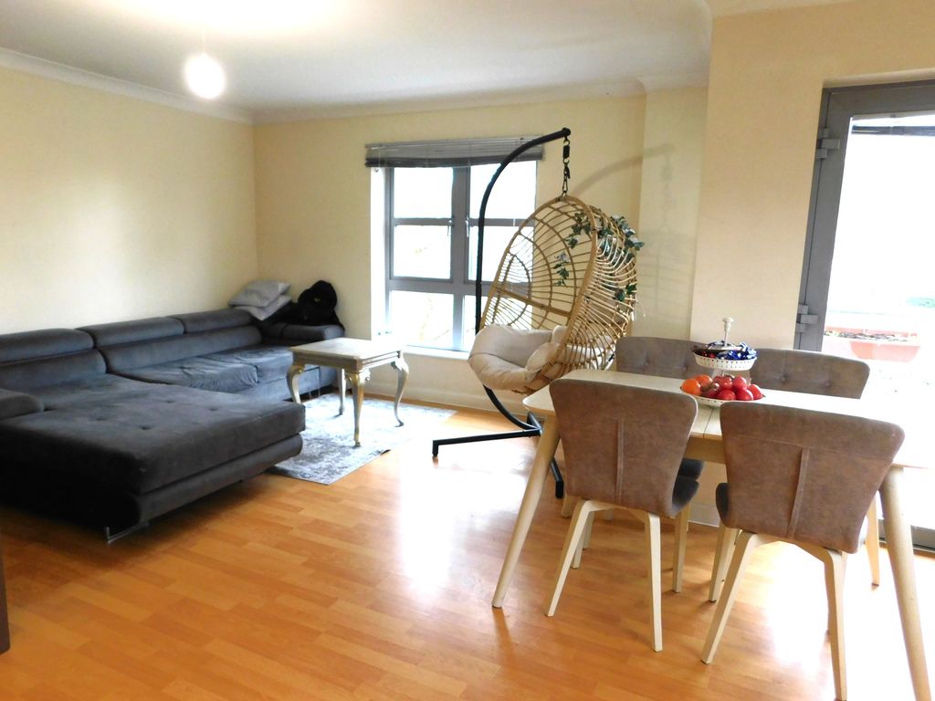 Property photo 3 of 7