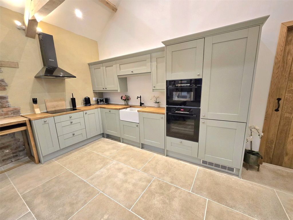 Property photo 3 of 15 Kitchen