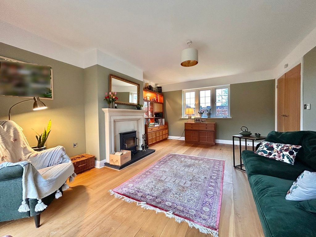 Property photo 2 of 25 Picture No. 82