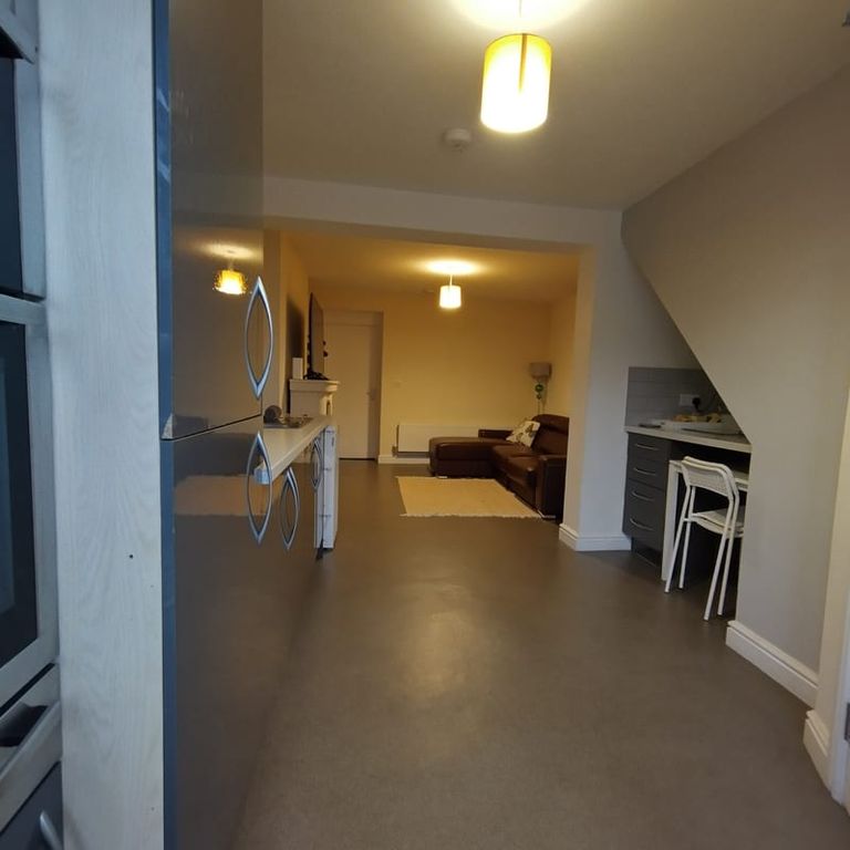 Property photo 2 of 8