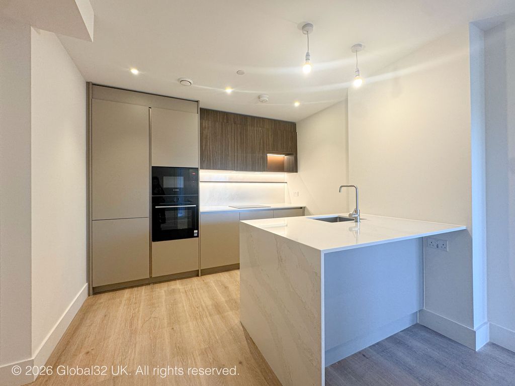 Property photo 2 of 7 Kitchen