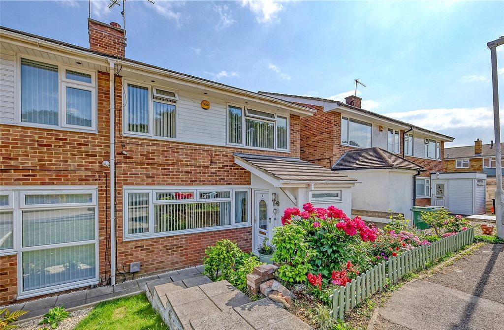 Property photo 3 of 14 Semi Detached