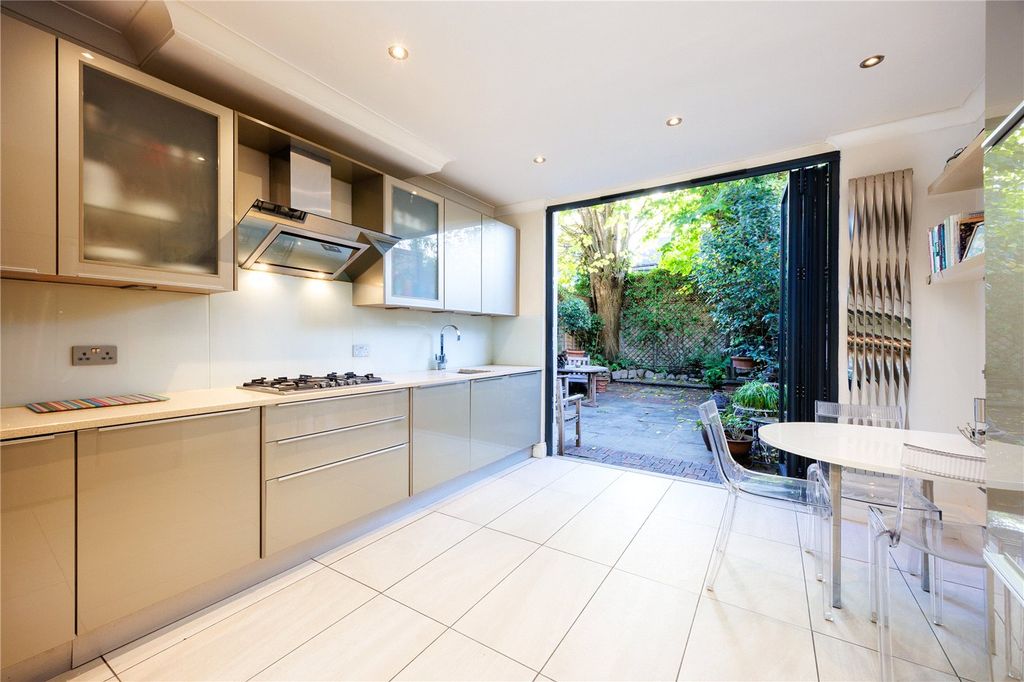 Property photo 3 of 15 Picture No. 28