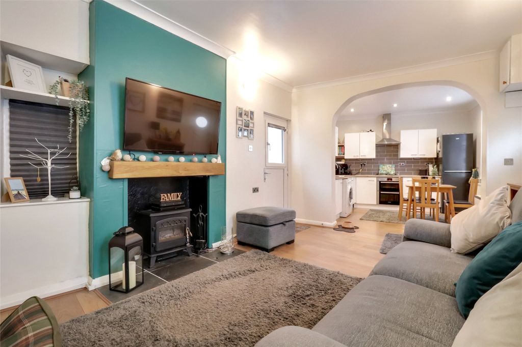 Property photo 2 of 11 2 - Picture No. 04