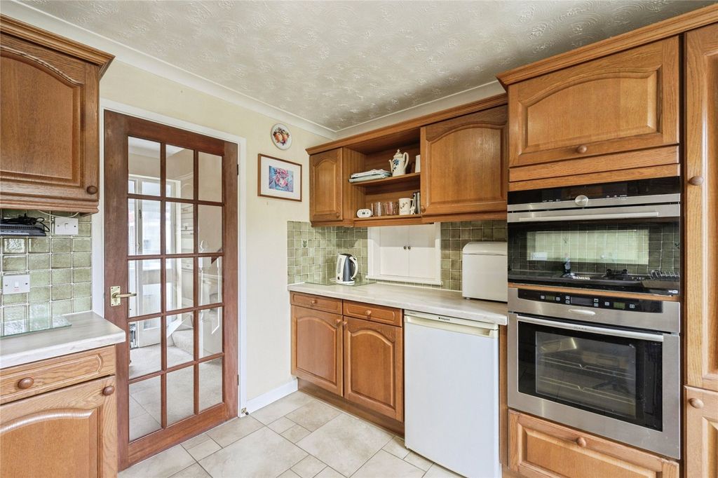 Property photo 3 of 17 Kitchen 1.