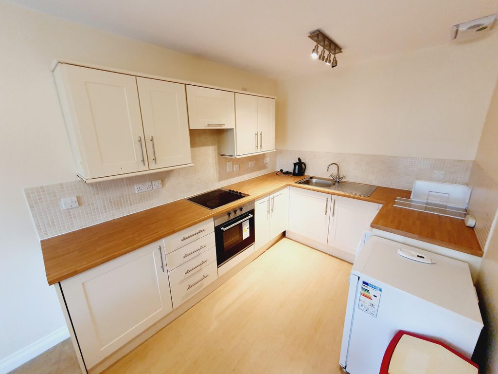 Property photo 2 of 9 Kitchen
