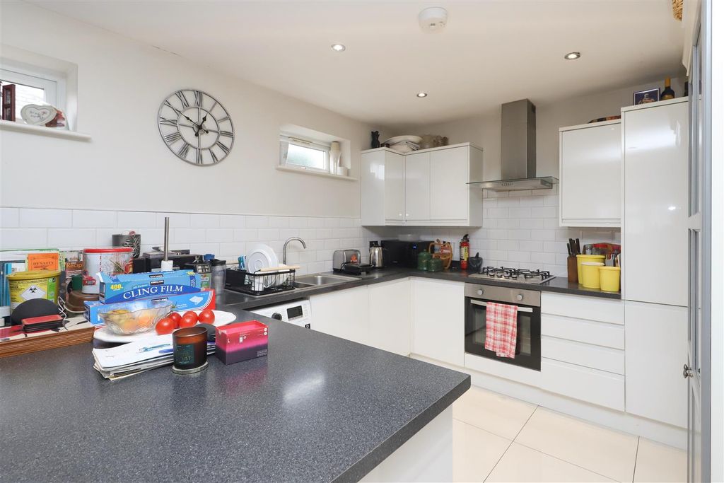 Property photo 3 of 13 Kitchen