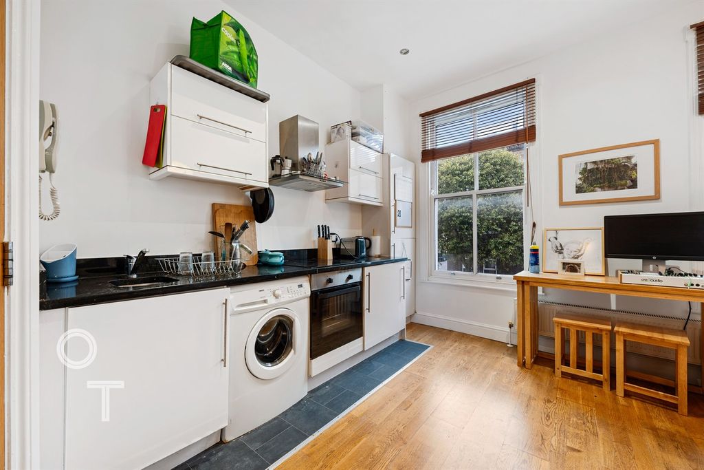 Property photo 3 of 13 Kitchen