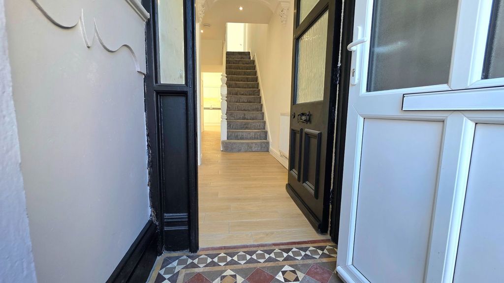 Property photo 3 of 30