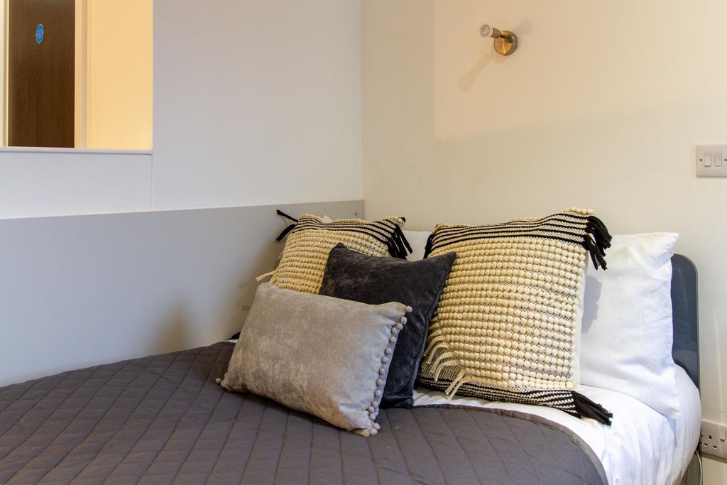 Property photo 1 of 8 Property Photo