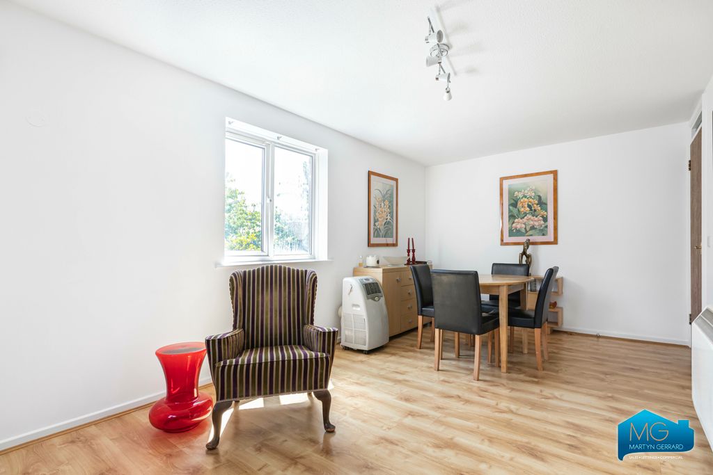 Property photo 2 of 14 Picture No. 02