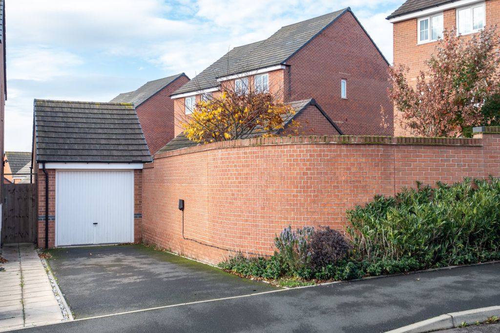 Property photo 2 of 21 Picture No. 17