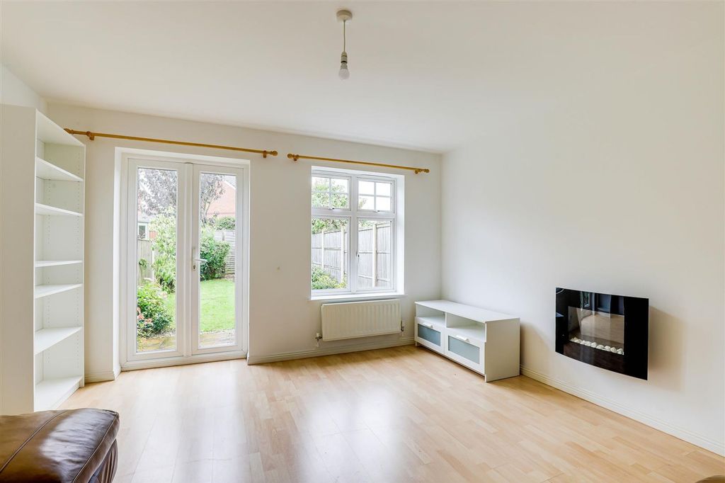 Property photo 3 of 15