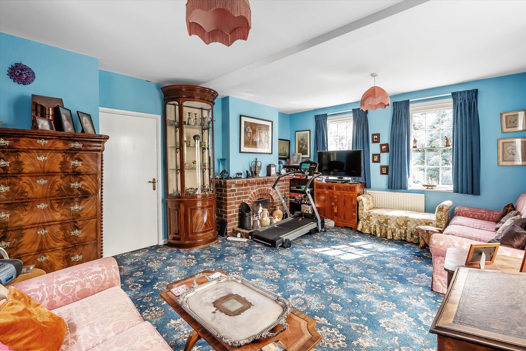 Property photo 2 of 14 Image