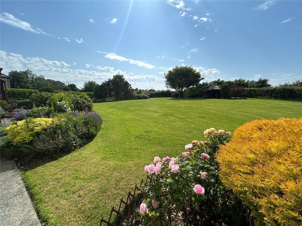 Property photo 3 of 23 Picture No. 24
