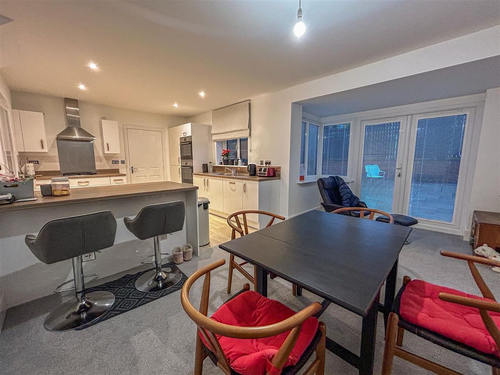 Property photo 3 of 23 Kitchen Diner