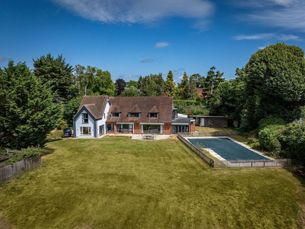 Property photo 2 of 33