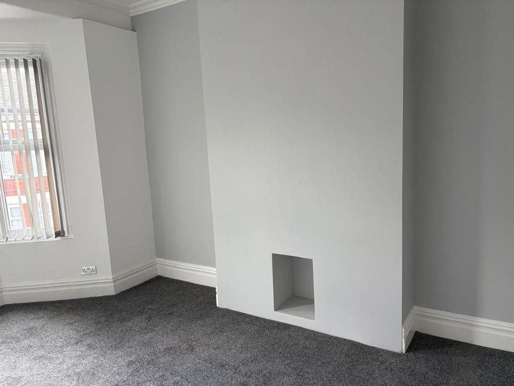 Property photo 2 of 10 Lounge.Jpg