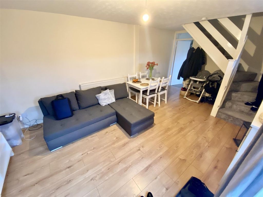 Property photo 1 of 5