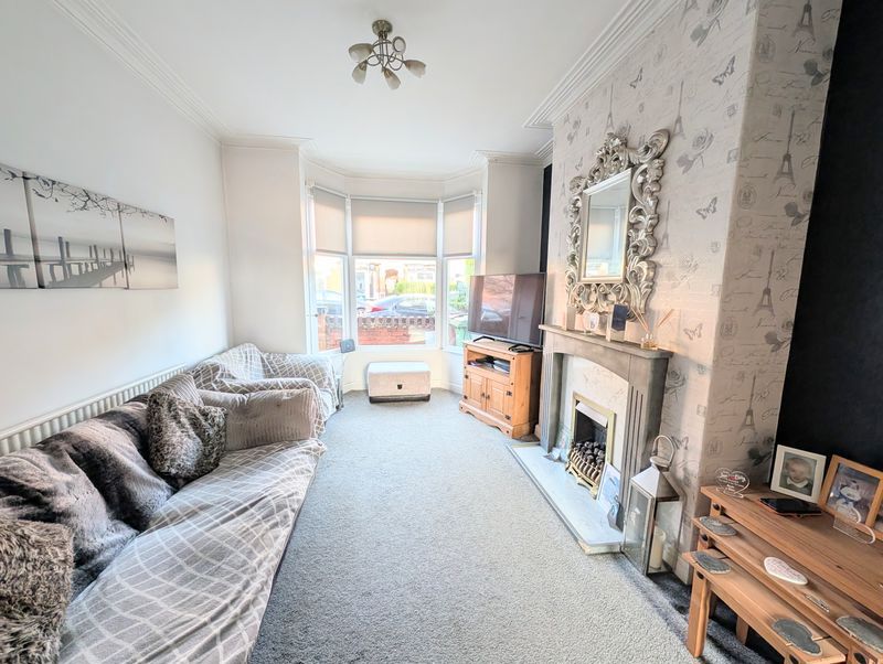 Property photo 2 of 16 Lounge