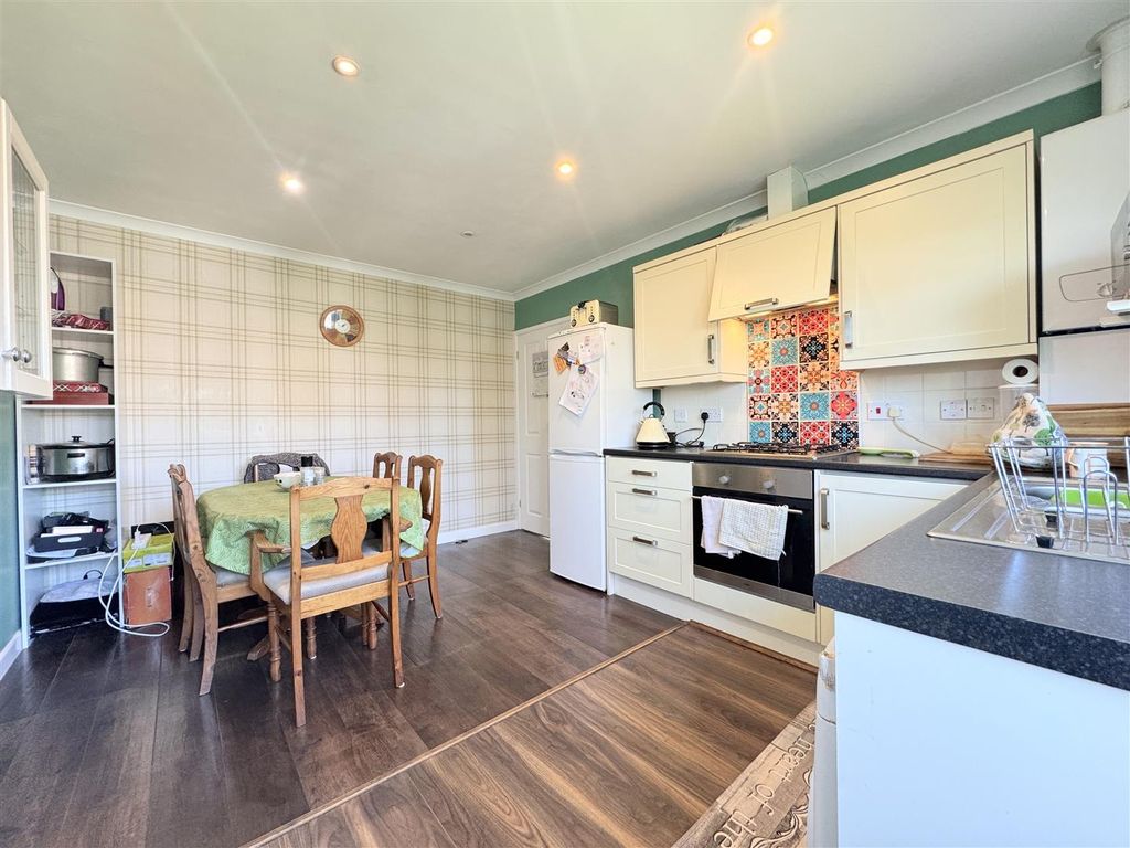 Property photo 2 of 17 Kitchen Diner