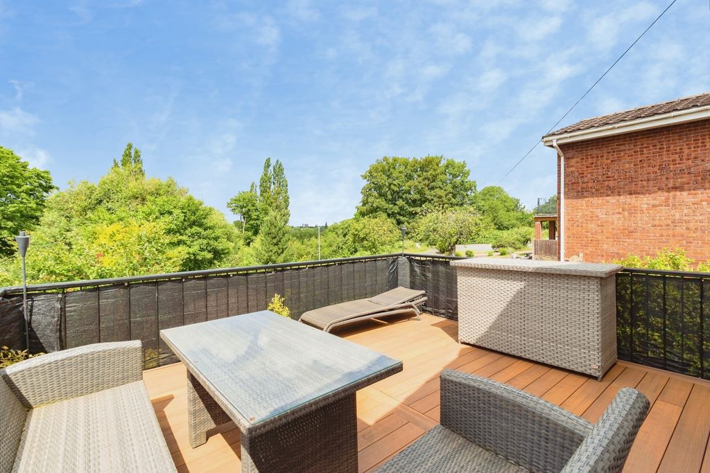 Property photo 2 of 31 Pbox-Img.Jpg