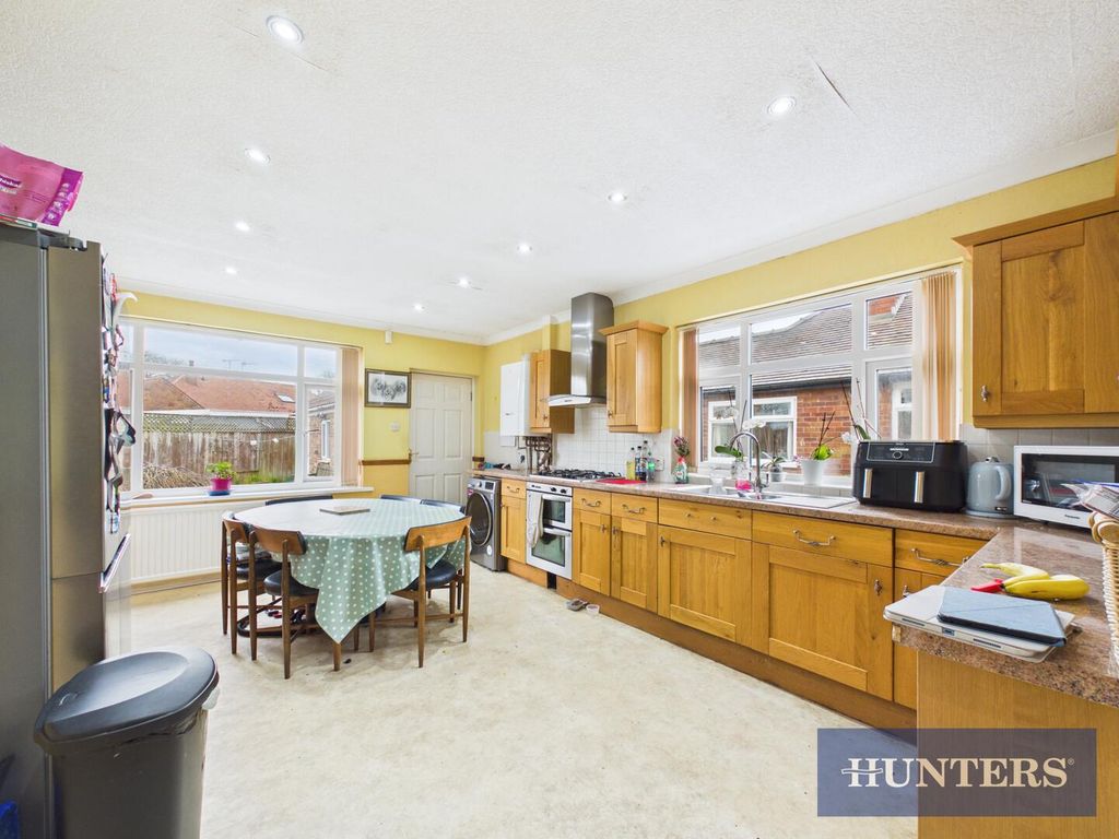 Property photo 2 of 14 Kitchen