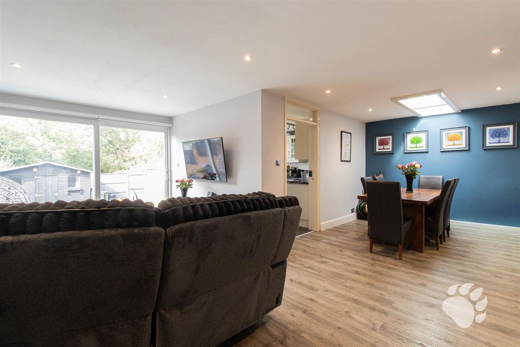 Property photo 3 of 22 Lounge/Diner