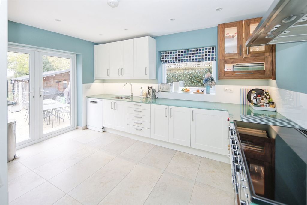 Property photo 3 of 21